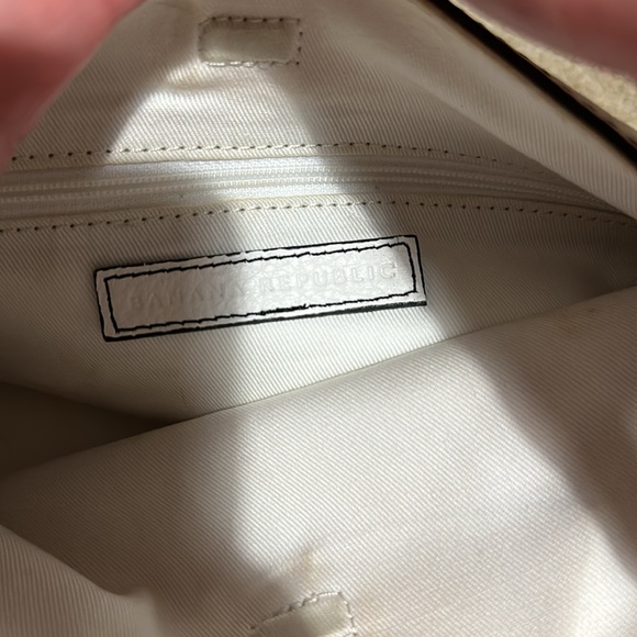 Banana Republic White Leather Shoulder Bag - Picture 3 of 9